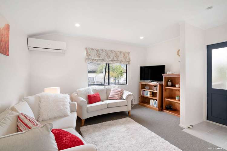 2/10 Knott Road Stanmore Bay_9