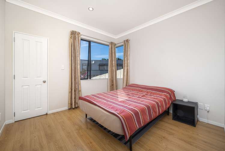 6 Manning Rise Flat Bush_15