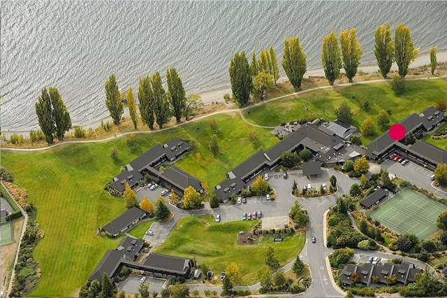 Wanaka Waterfront, Affordable Escape