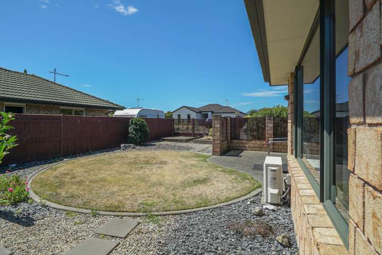 13 Covent Drive Stoke_4