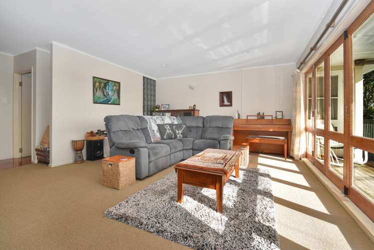 8 Hobsonville Road West Harbour_3