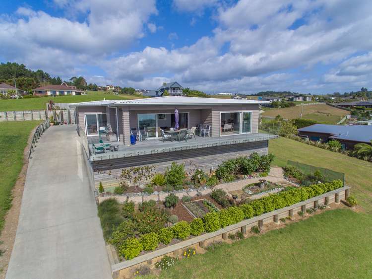 6 Christine Drive Coopers Beach_10