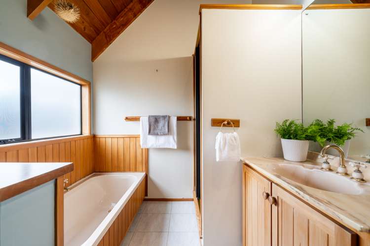 265 Lake Road Belmont_17