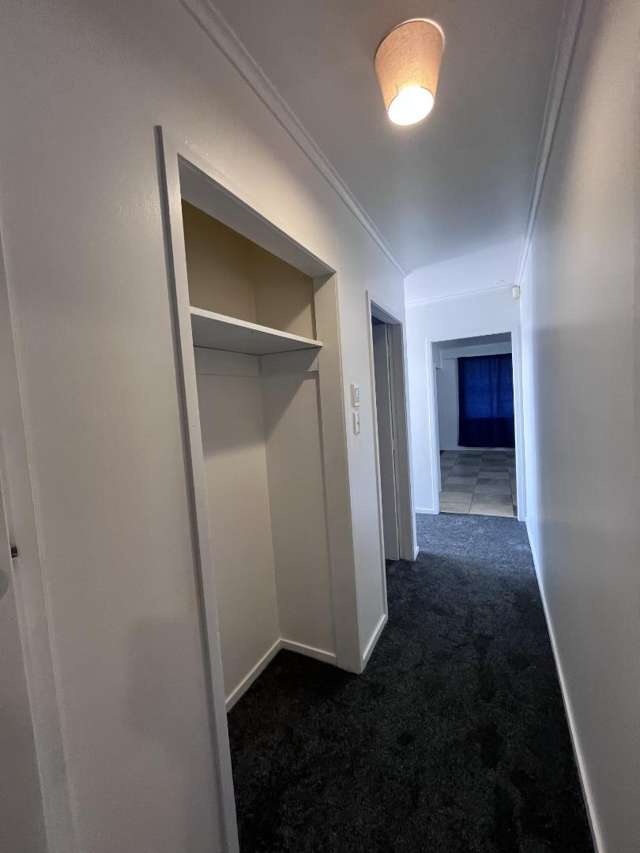 79 Cobham Crescent Kelston_3