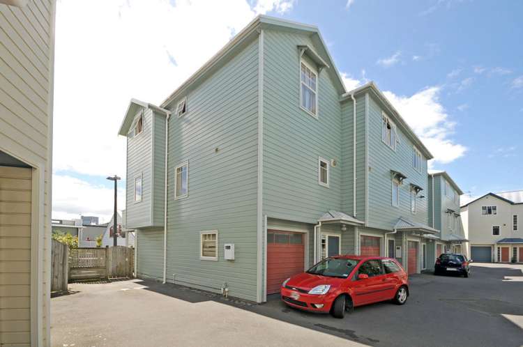 12/10 Colombo Street Newtown_3