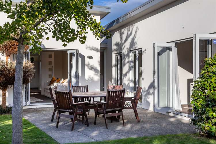 15 Riverwood Boulevard Redwood_27