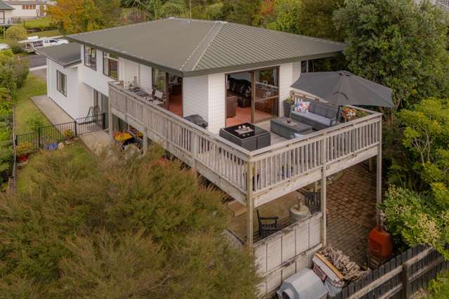 PRIVACY, VIEWS & SPACE FOR ALL!