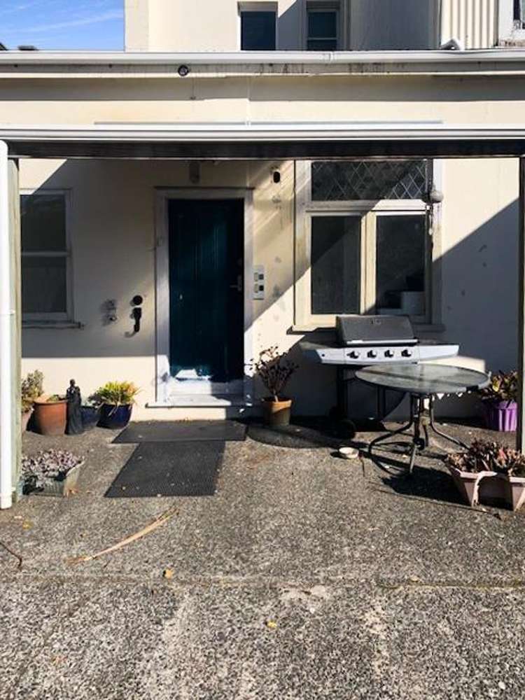 12 High Street Bulls_14