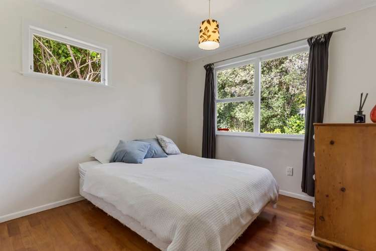 4 Longfellow Parade Glen Eden_11