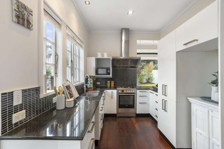 8 Almorah Place Epsom_13