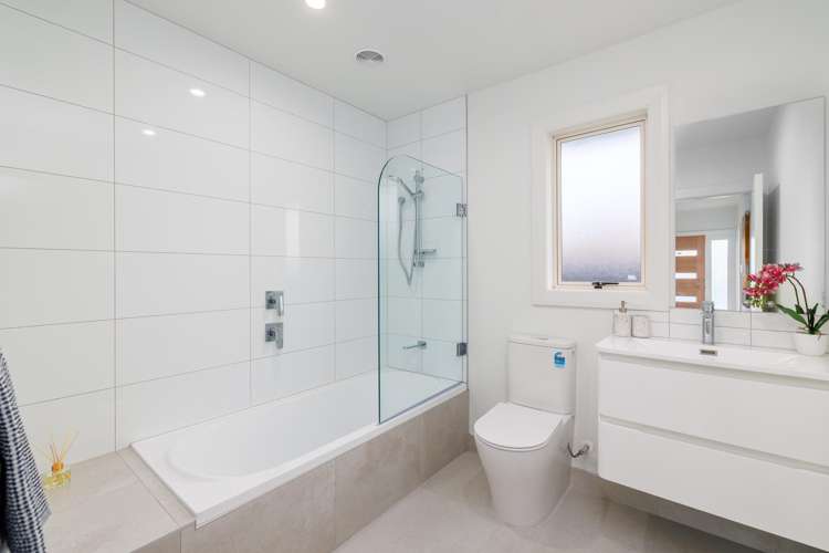 6 Lake Terrace Road Burwood_10