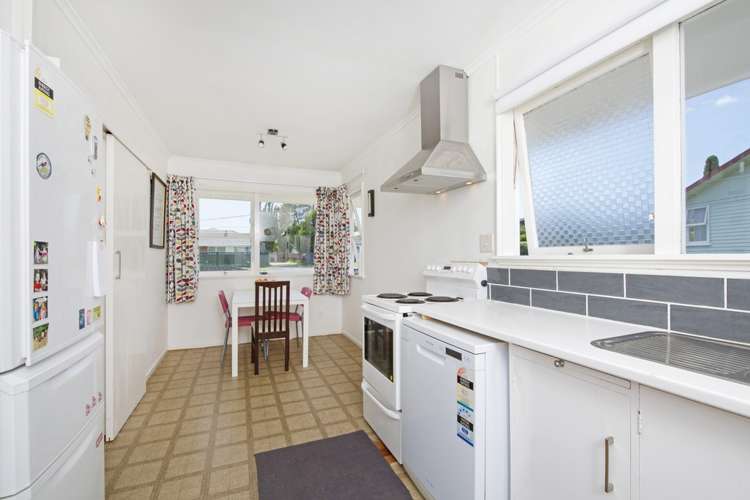 121 Hutchinsons Road Bucklands Beach_5