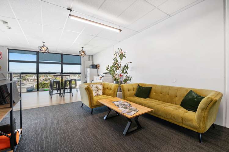 Unit 13/2181 East Coast Road Silverdale_2