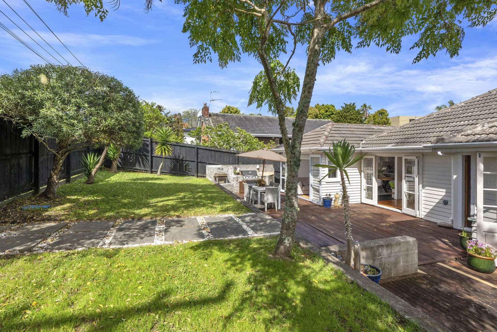 1/10 Selwyn Crescent Forrest Hill_0