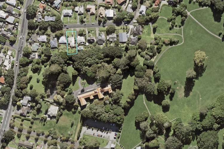 5 Budock Road Hillsborough_24