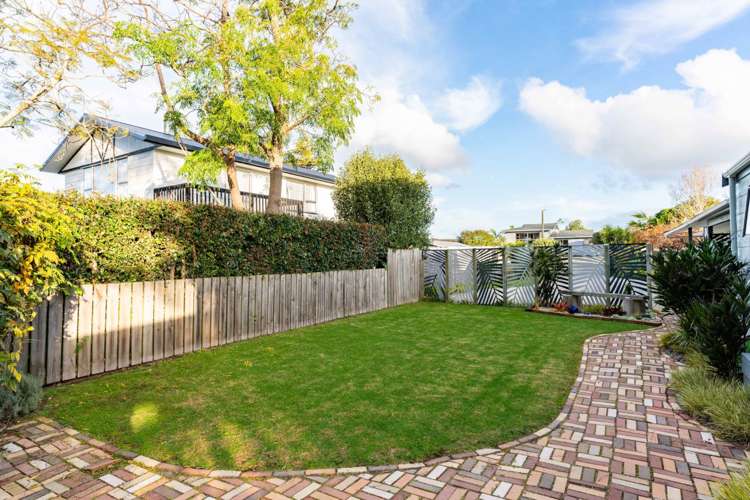 6 Shearwater Street One Tree Point_33