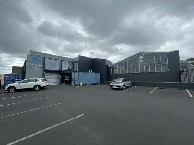 High Profile Trade Retail Opportunity