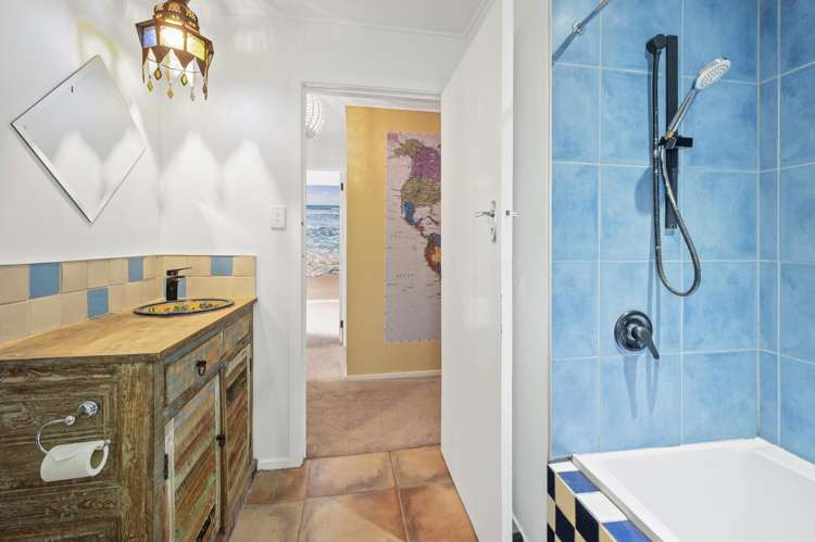 8B Holland Street Glenholme_10