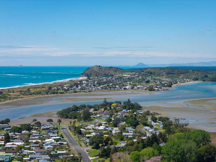 4 Adela Stewart Drive Athenree_21