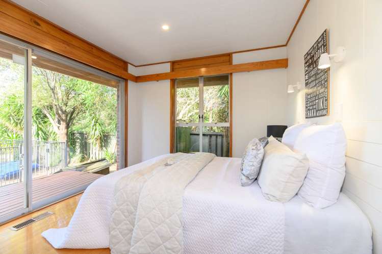 2 Meadway Sunnyhills_24