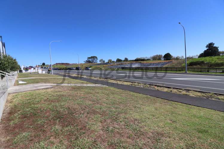 07/11 Northside Drive Westgate_18