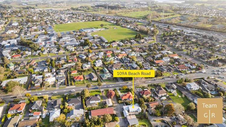 2/109 Beach Road Pahurehure_24