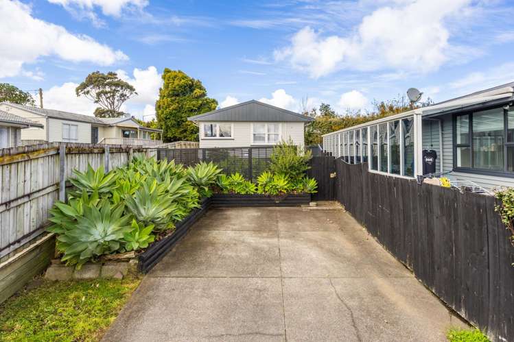 1/92 Commissariat Road Mt Wellington_24