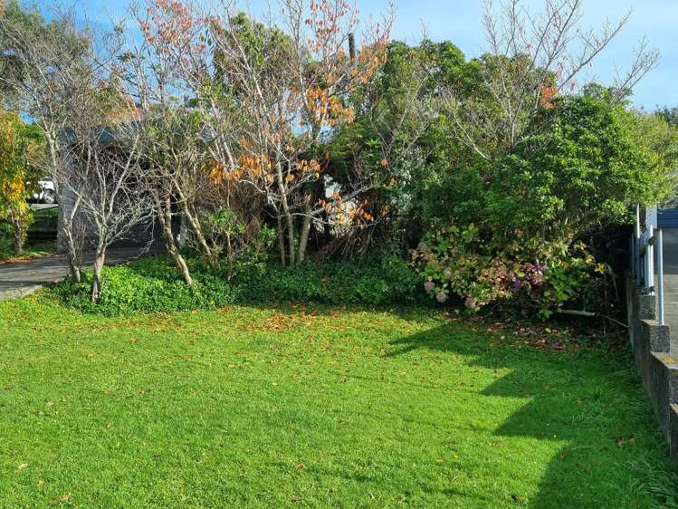 8 Lees Grove Wainuiomata_16