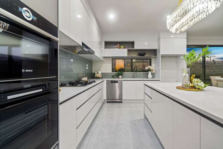 1 Woodacre Street Flat Bush_5