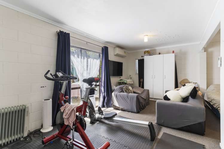 4 Sikkim Crescent Clover Park_22