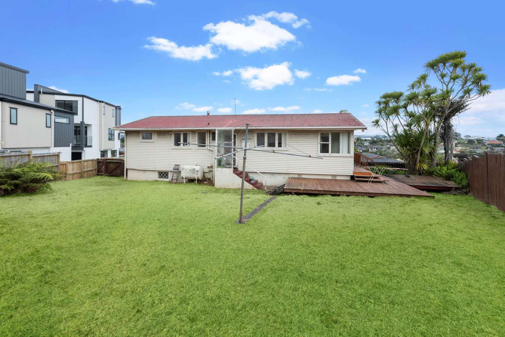 126 Vodanovich Road Te Atatu South_0