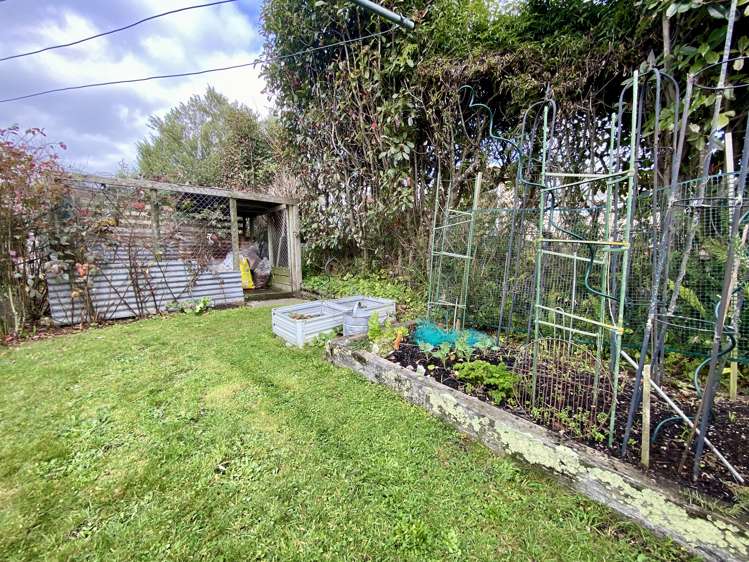 8 Escort Grove Awapuni_25