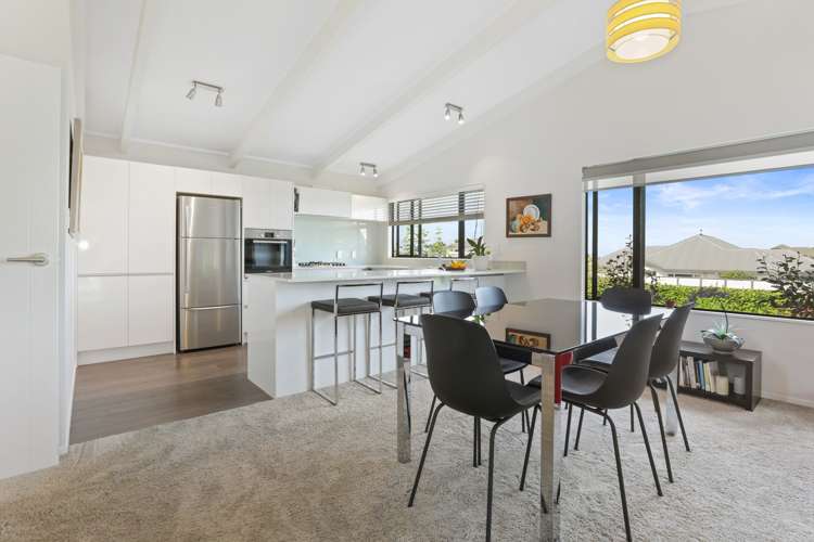 2/14 Mere Road Taupo_7