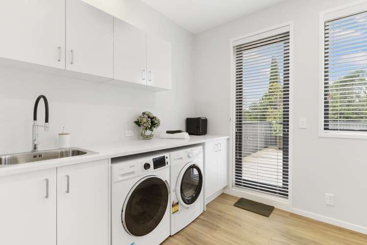 5a Beach Road Mellons Bay_13