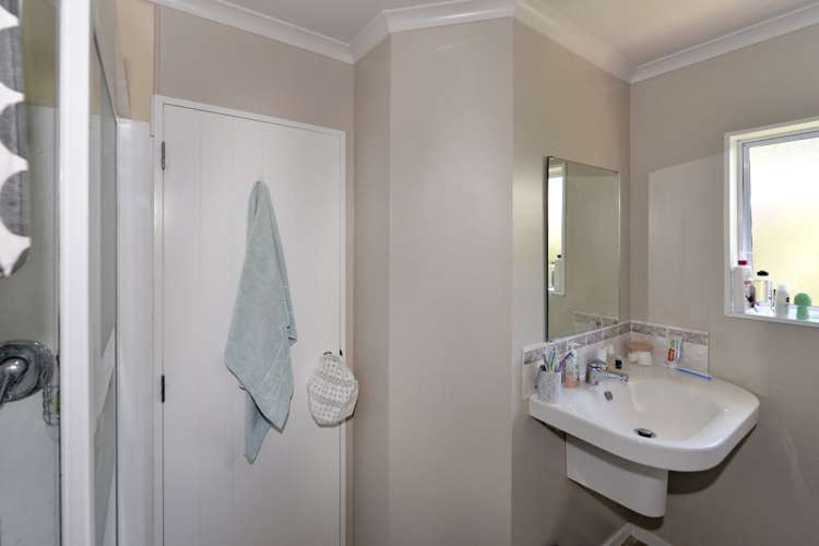 2/54 Seymour Avenue The Brook_12