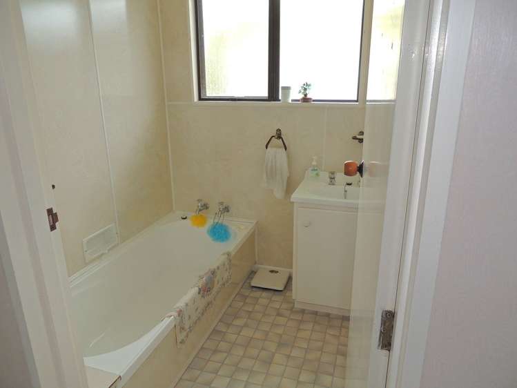 11 Ratau Street Mahia_12