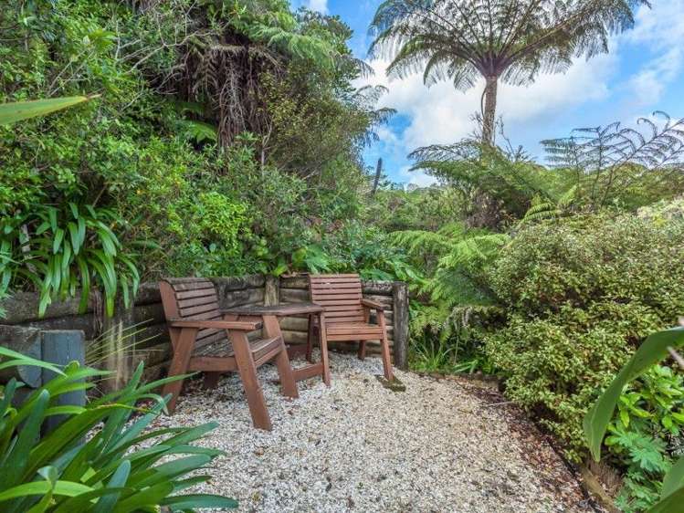 16 Foster Avenue Huia_6