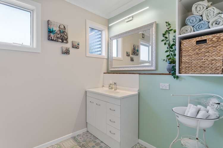 4 Arrowsmith Avenue Waipahihi_11