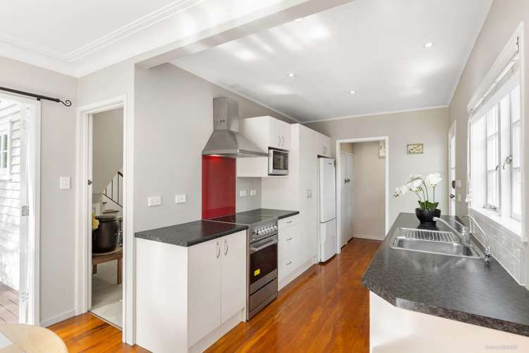 39 Lauderdale Road Birkdale_5