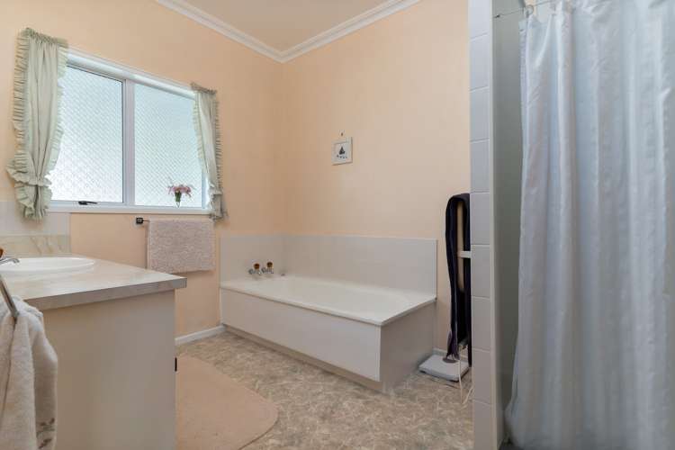 121 Chester Road Carterton_14