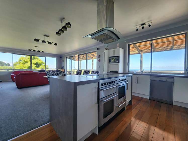 2/8 White Cliff Bay Urenui_7