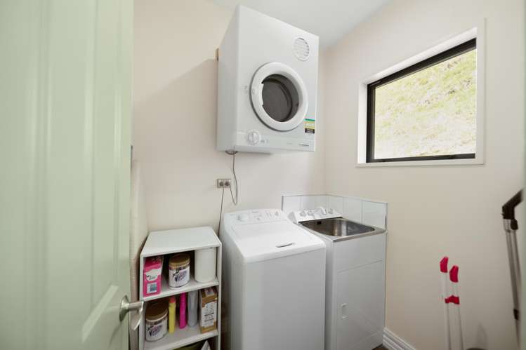 22 Greenstone Place Fernhill/Sunshine Bay_12