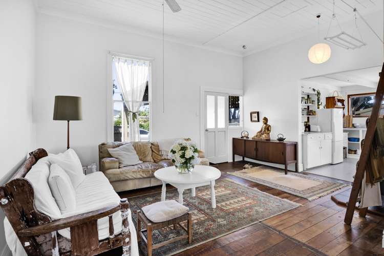 207 Egmont Street Patea_20