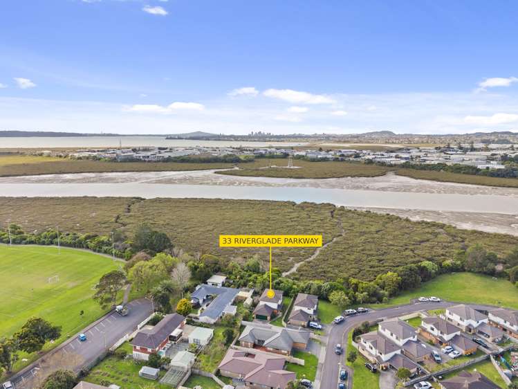 33 Riverglade Parkway Te Atatu South_9