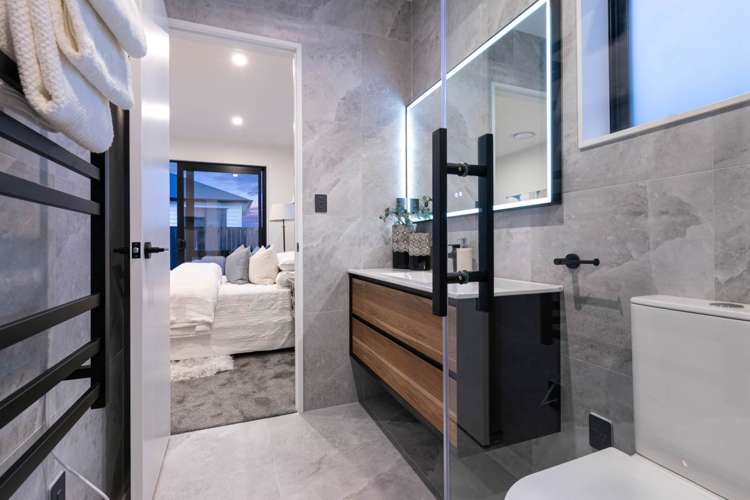 10 Tipu Crescent Wainui_16