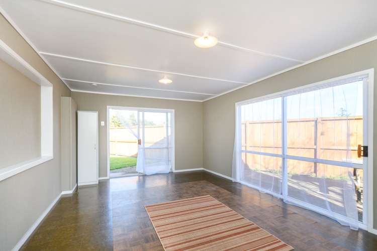 44 Escort Grove Awapuni_9