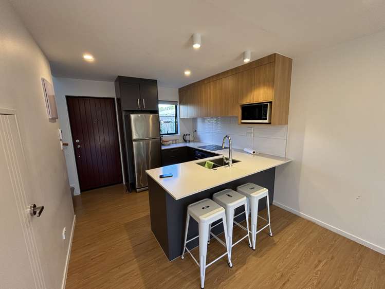 6/17 Rewarewa Road Te Atatu Peninsula_1