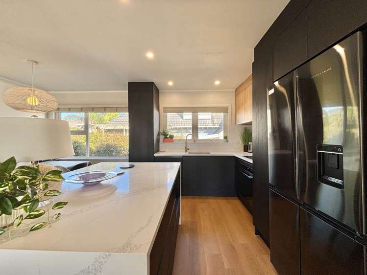 2/11 Sanders Avenue Takapuna_5