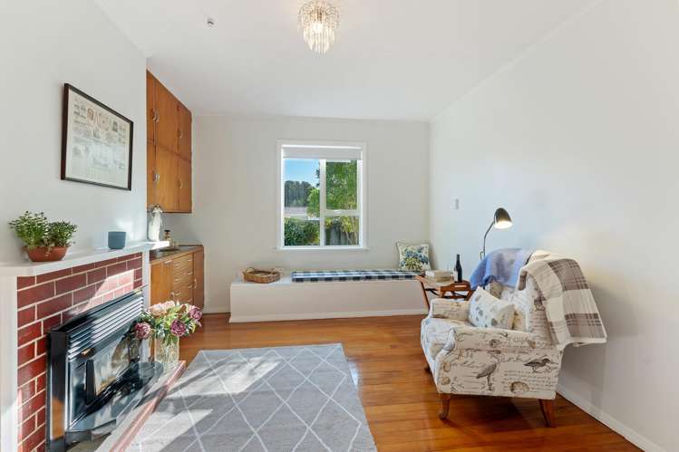 8 Manuka Street Otaki Beach_11