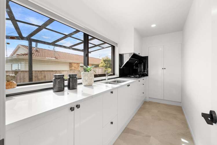 216 Whitford Road Shamrock Park_14